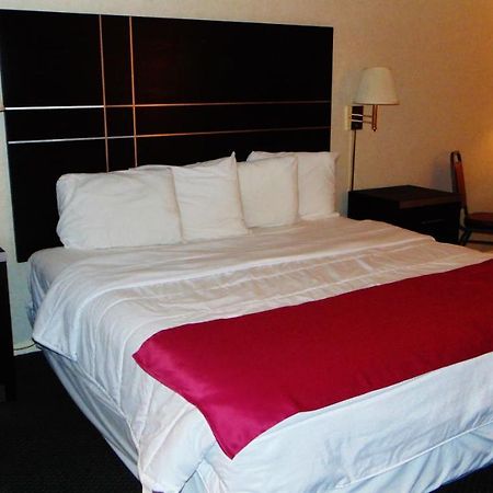 Oceanside Lodge Marmora Екстер'єр фото